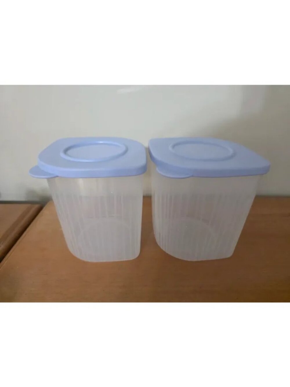 2 Tupperware Fresh N Cool Refrigerator Containers Lavendar Mist Seal